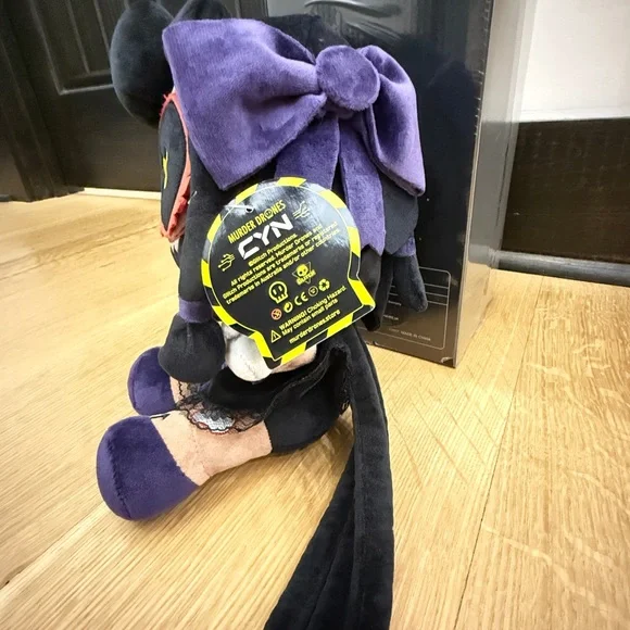 Murder Drones, CYN, by Glitch Productions - Picture 2 of 4